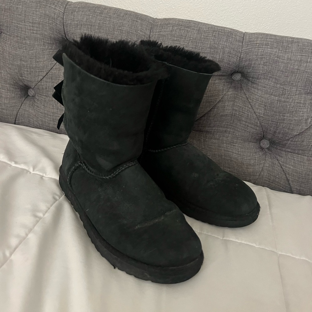 UGG BOOTS WITH BOWS